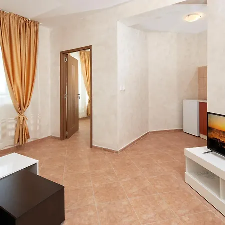 Family Summer Hotel 2*