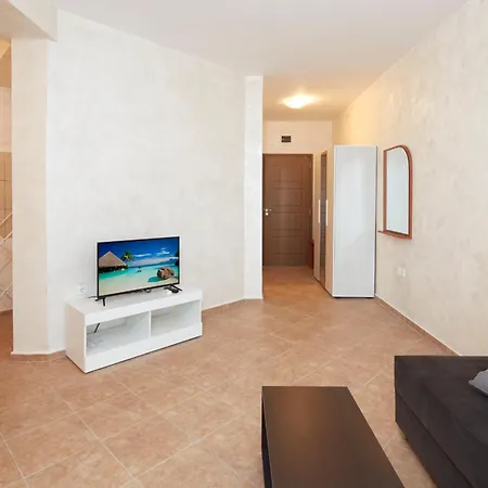Family Summer رافدا