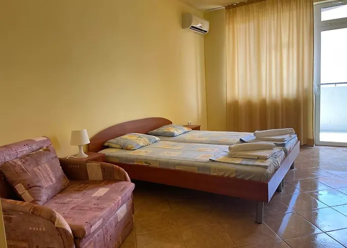 Hotel Family Summer Rawda