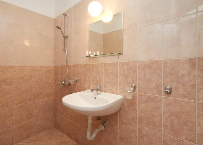 Family Summer Hotel 2*