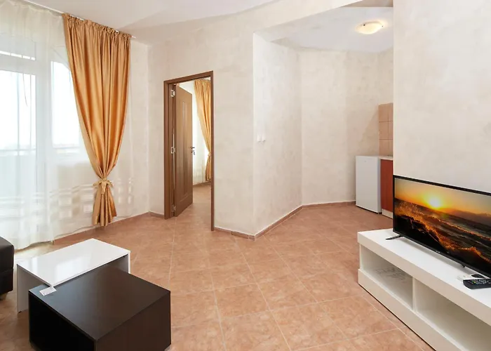 Family Summer Hotel 2*